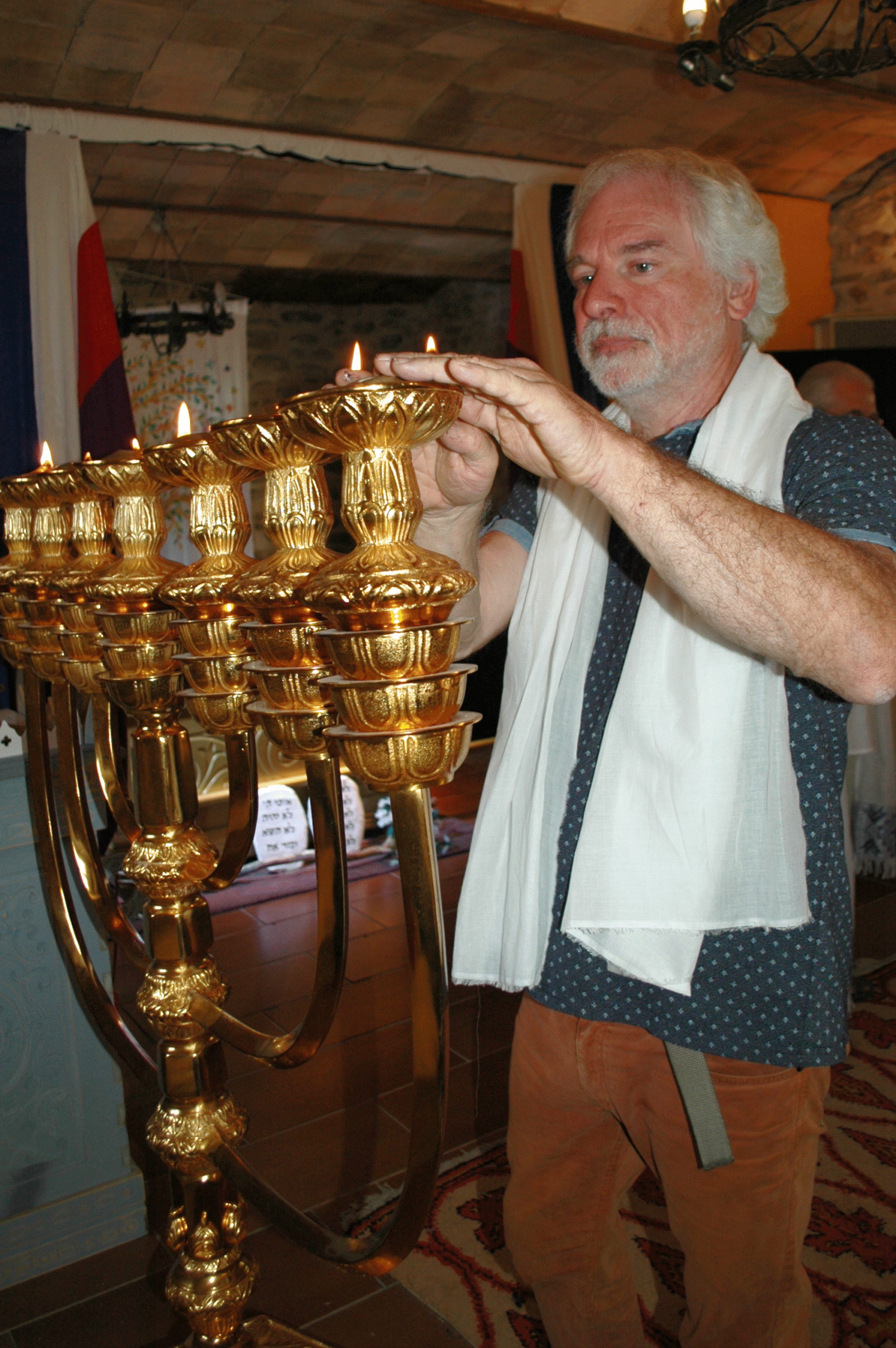 La Ménorah - allumage du chandelier à Tabernacle Expérience